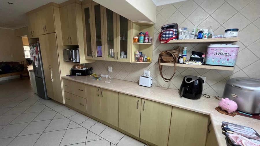 3 Bedroom Property for Sale in Wavecrest Eastern Cape